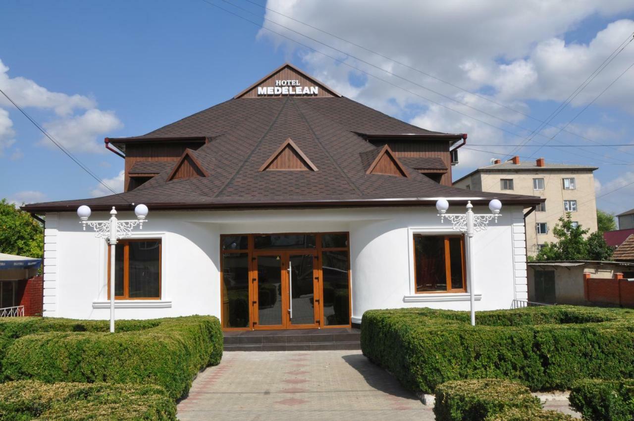 Medelean Hotel Comrat Exterior foto
